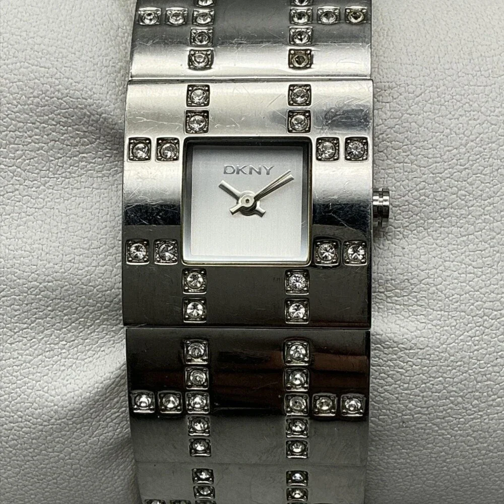DKNY Womens Watch 22mm Silver Tone Stainless Crystals New Battery 5.75